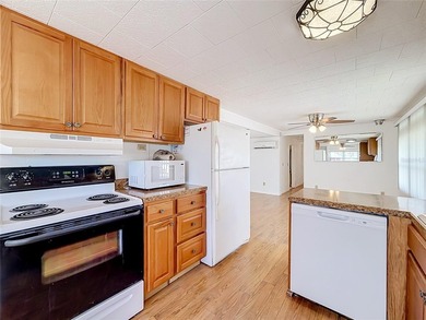 Welcome to Lake Shore Park, a charming 55+ community across from - photo 10