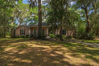 Charming island home w/ stunning marsh views! Nestled among the - photo 31
