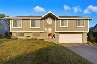 (private lake, pond, creek) Home For Sale in Red Oak Iowa