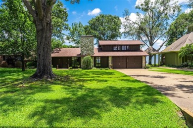 Enchanted Oaks, a highly desirable community on Cedar Creek Lake - Lake Home Sale Pending in Enchanted Oaks, Texas