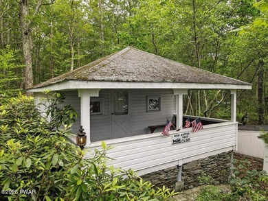 (private lake, pond, creek) Home For Sale in Dingmans Ferry Pennsylvania