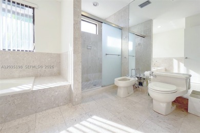 Rarely available lakefront townhouse in Marina Lakes, a private - photo 22