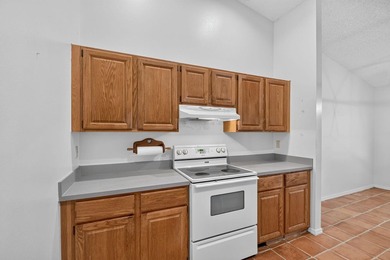 Priced to Sell! Don't miss this fantastic opportunity to own a - photo 9