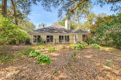 One level living on prestigious Dataw Island! This beautifully - photo 29