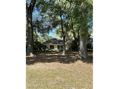 One level living on prestigious Dataw Island! This beautifully - photo 34
