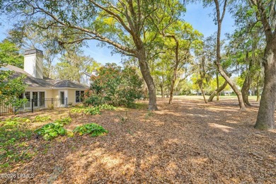One level living on prestigious Dataw Island! This beautifully - photo 36