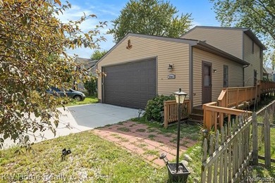 Your Dream Lake St. Clair Lifestyle Starts Now! Welcome to your - photo 3