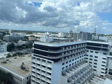 Rarely available PH unit in the Highrise Decoplage Condominium - photo 28