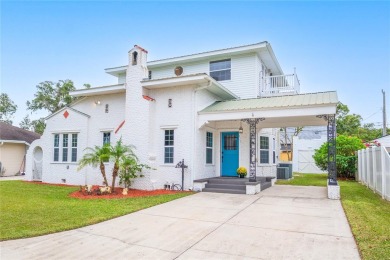 Lake Home For Sale in Lakeland, Florida