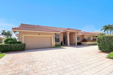 Welcome to this exceptional single-story residence in Westport - photo 2