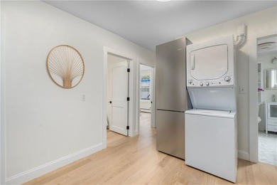 Experience the quintessential Newport lifestyle in this charming - photo 13