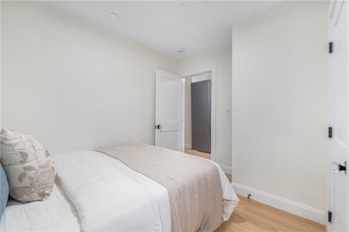 Experience the quintessential Newport lifestyle in this charming - photo 16