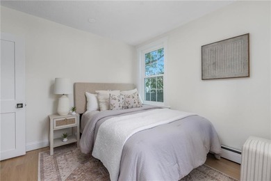 Experience the quintessential Newport lifestyle in this charming - photo 18
