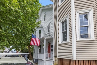 Experience the quintessential Newport lifestyle in this charming - photo 23