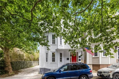 Experience the quintessential Newport lifestyle in this charming - photo 24
