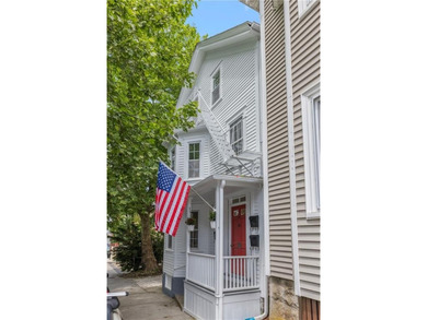 Experience the quintessential Newport lifestyle in this charming - photo 28