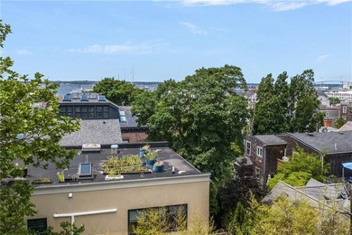 Experience the quintessential Newport lifestyle in this charming - photo 32