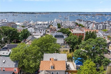 Experience the quintessential Newport lifestyle in this charming - photo 33