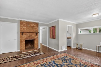Welcome to this beautifully renovated 3-bedroom, 1-bath ranch - photo 6