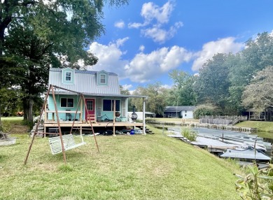 Lake Home ActiveUnderContr in Aberdeen, Mississippi