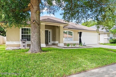 Welcome to this beautifully maintained 4-bedroom, 2-bath - photo 3
