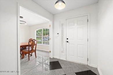 Welcome to this beautifully maintained 4-bedroom, 2-bath - photo 4