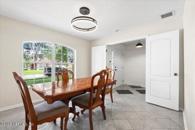 Welcome to this beautifully maintained 4-bedroom, 2-bath - photo 5