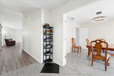 Welcome to this beautifully maintained 4-bedroom, 2-bath - photo 6
