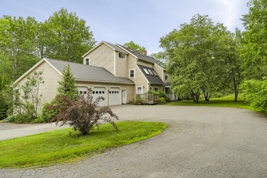 This two-level condominium offers a spacious and comfortable - photo 2