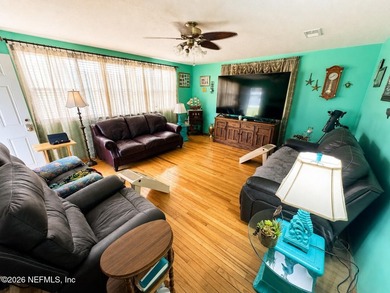 This well-cared-for home in a quiet neighborhood in Arlington - photo 5