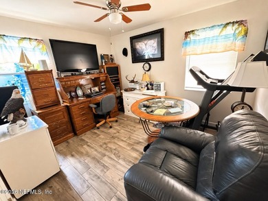 This well-cared-for home in a quiet neighborhood in Arlington - photo 10