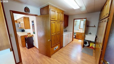 Beautiful Classic Ranch on 1.09 Private Acres - Timeless - photo 22
