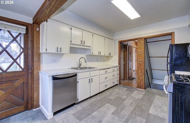 Corner lot home in the heart of downtown Vancouver. Updated - photo 8