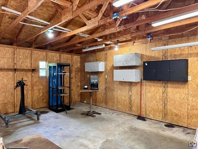MOVE IN READY 4BR/2.5BA ranch home on 4 lots (or +/-1 acre) with - photo 30