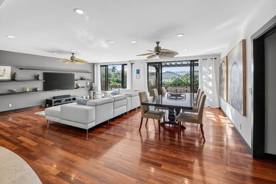 Exquisite Full-Floor ''Sky Villa'' Penthouse with Breathtaking - photo 4