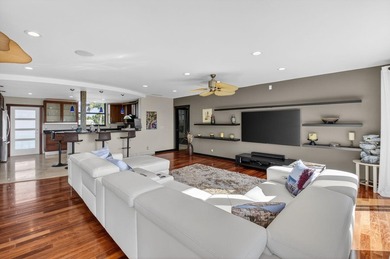 Exquisite Full-Floor ''Sky Villa'' Penthouse with Breathtaking - photo 9