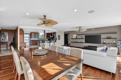 Exquisite Full-Floor ''Sky Villa'' Penthouse with Breathtaking - photo 10
