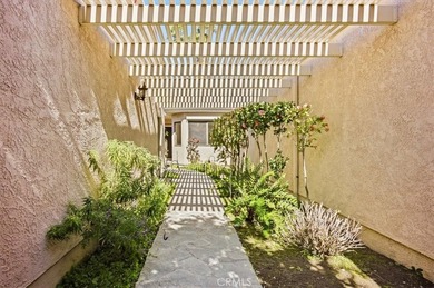 Welcome to this beautifully maintained 2-bedroom condo located - photo 1