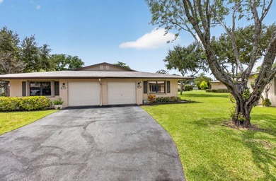 This charming 2 bedroom, 2 bathroom villa offers comfortable - photo 1