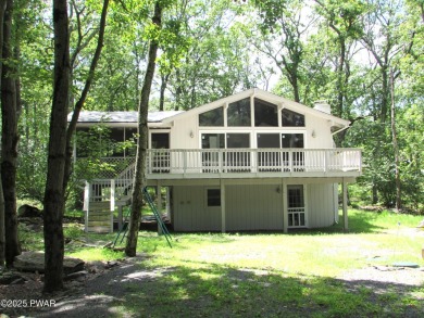 Hemlock Lake Home For Sale in Lords Valley Pennsylvania