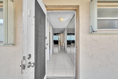 Enjoy life in this well-maintained 55+ community of Royal Park - photo 11