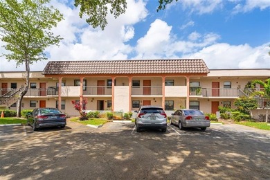 Discover the potential of this second-floor 2-bedroom - photo 1