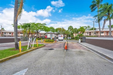 Discover the potential of this second-floor 2-bedroom - photo 5