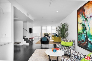 Move-in ready and fully-furnished townhome is well maintained - photo 6