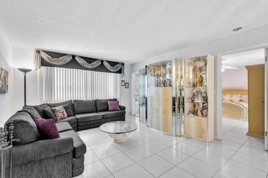 Enjoy life in this well-maintained 55+ community of Royal Park - photo 18