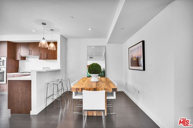 Move-in ready and fully-furnished townhome is well maintained - photo 10