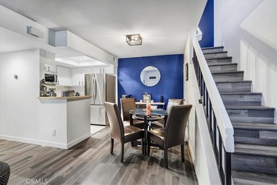Move-in ready second-floor condo in the desirable Wrigley area - photo 28
