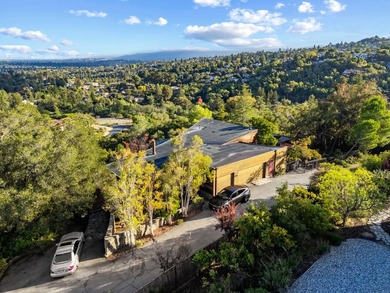 An exclusive hilltop retreat on a private gated driveway street - photo 3