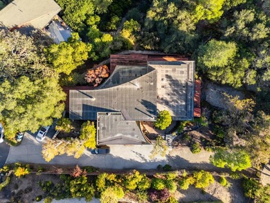 An exclusive hilltop retreat on a private gated driveway street - photo 4