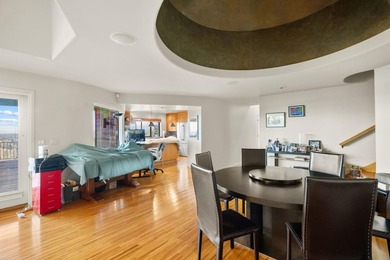 An exclusive hilltop retreat on a private gated driveway street - photo 7